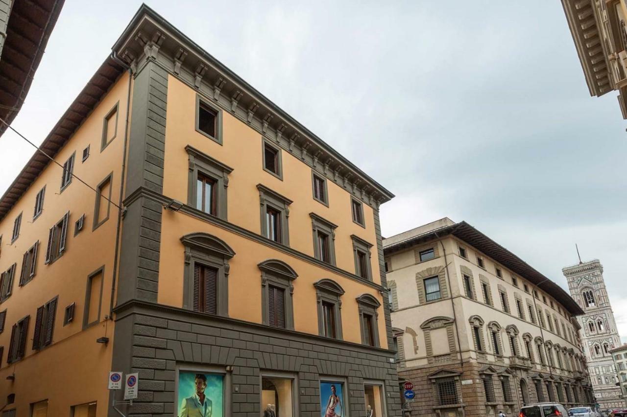 Duomo Luxury Apartment "Palazzo Del Re" ฟลอเรนซ์ ภายนอก รูปภาพ