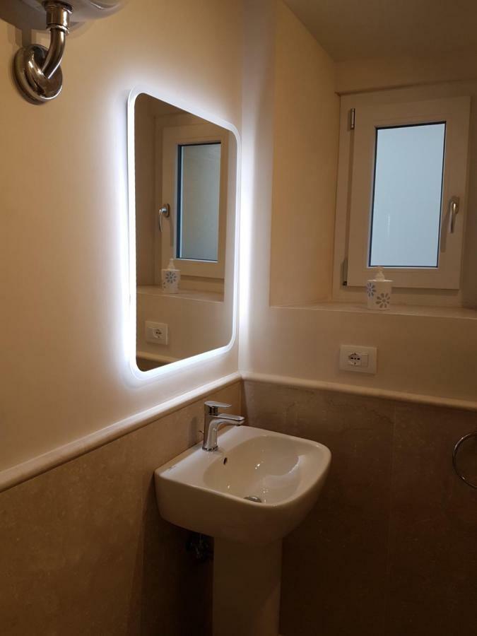Duomo Luxury Apartment "Palazzo Del Re" ฟลอเรนซ์ ภายนอก รูปภาพ