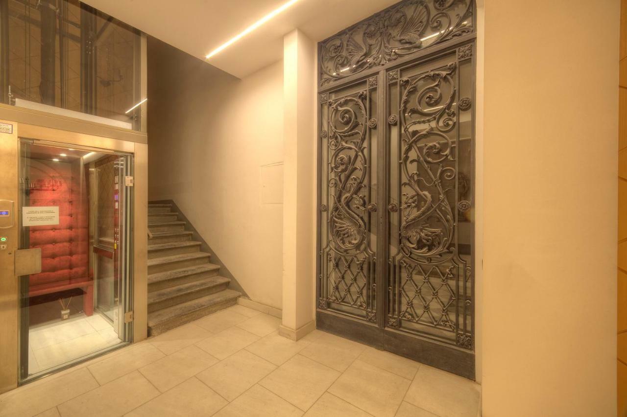 Duomo Luxury Apartment "Palazzo Del Re" ฟลอเรนซ์ ภายนอก รูปภาพ