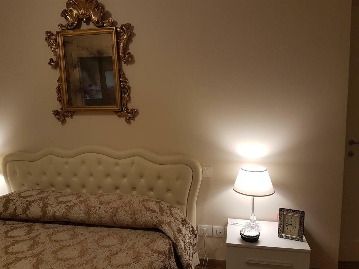 Duomo Luxury Apartment "Palazzo Del Re" ฟลอเรนซ์ ภายนอก รูปภาพ